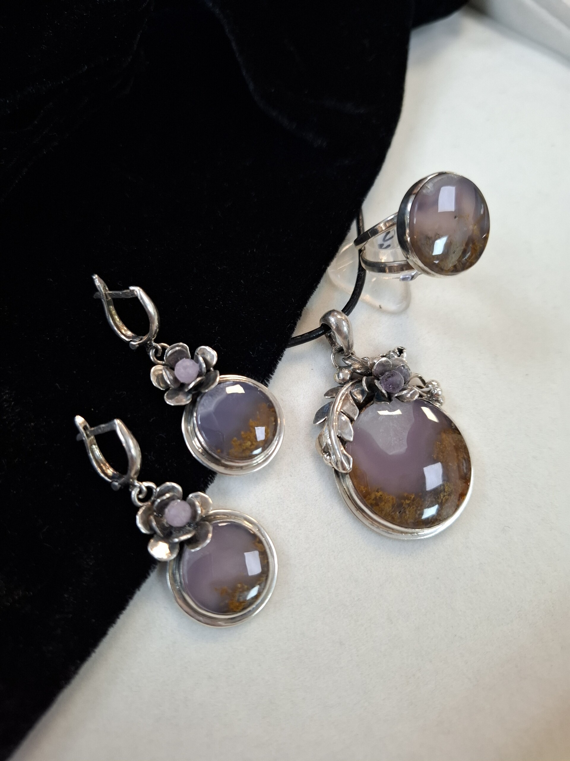 "Виолетова мъгла в гората" G717